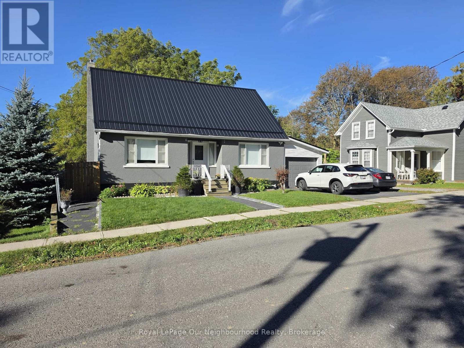 44 Elgin Street North