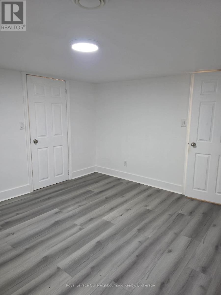 44 Elgin Street North — photo 16