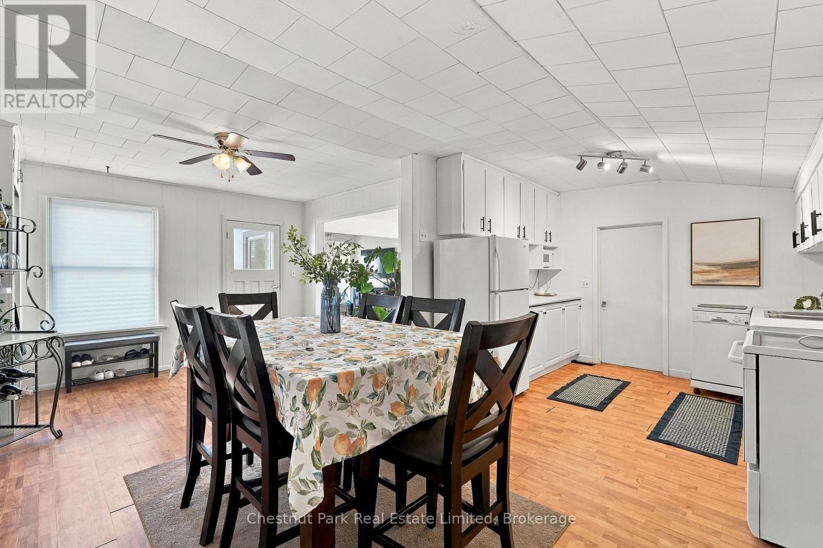 28 Spring Street, Prince Edward County, ON photo 12