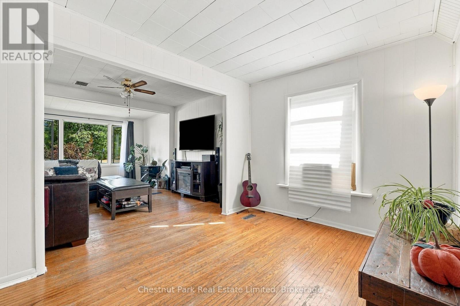 28 Spring Street, Prince Edward County, ON photo 14
