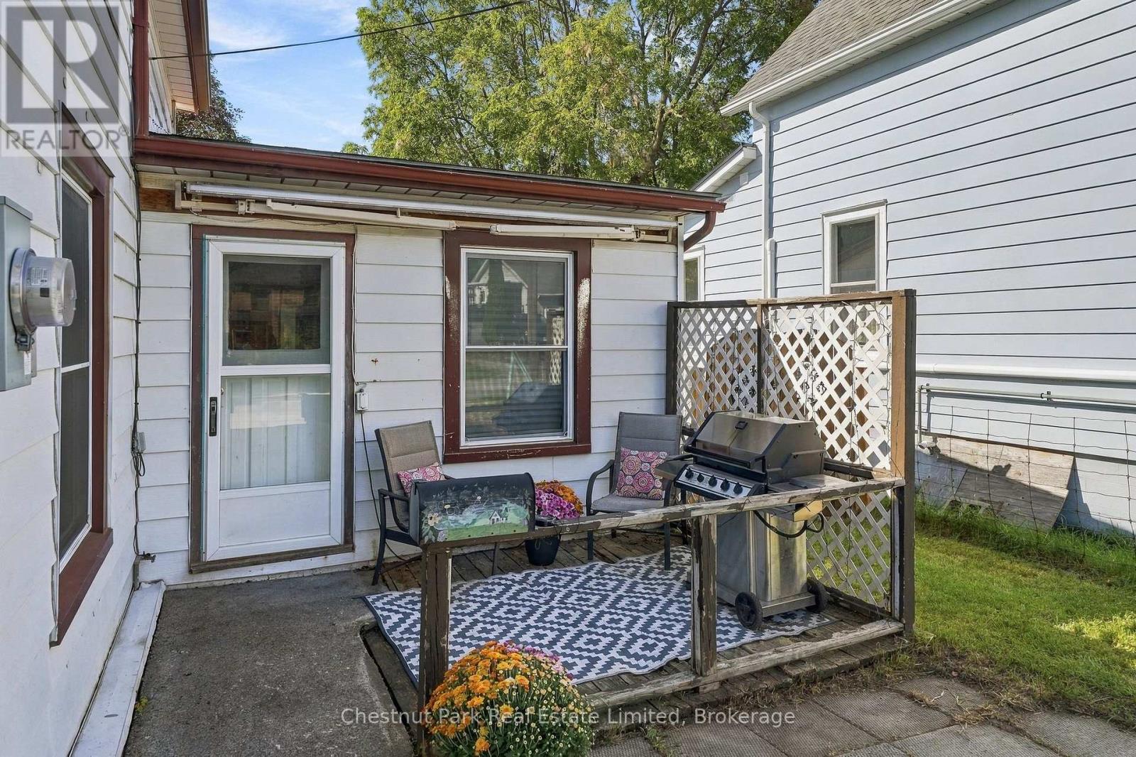 28 Spring Street, Prince Edward County, ON photo 3