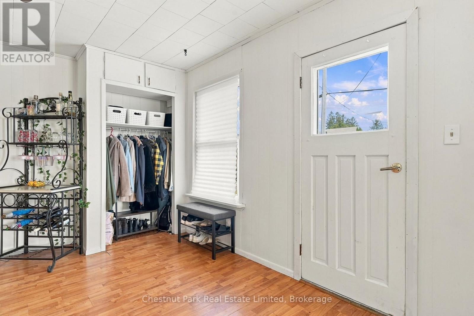 28 Spring Street, Prince Edward County, ON photo 4