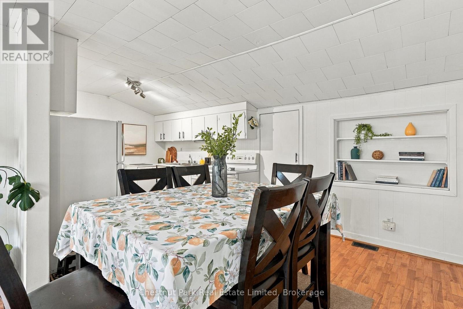 28 Spring Street, Prince Edward County, ON photo 6