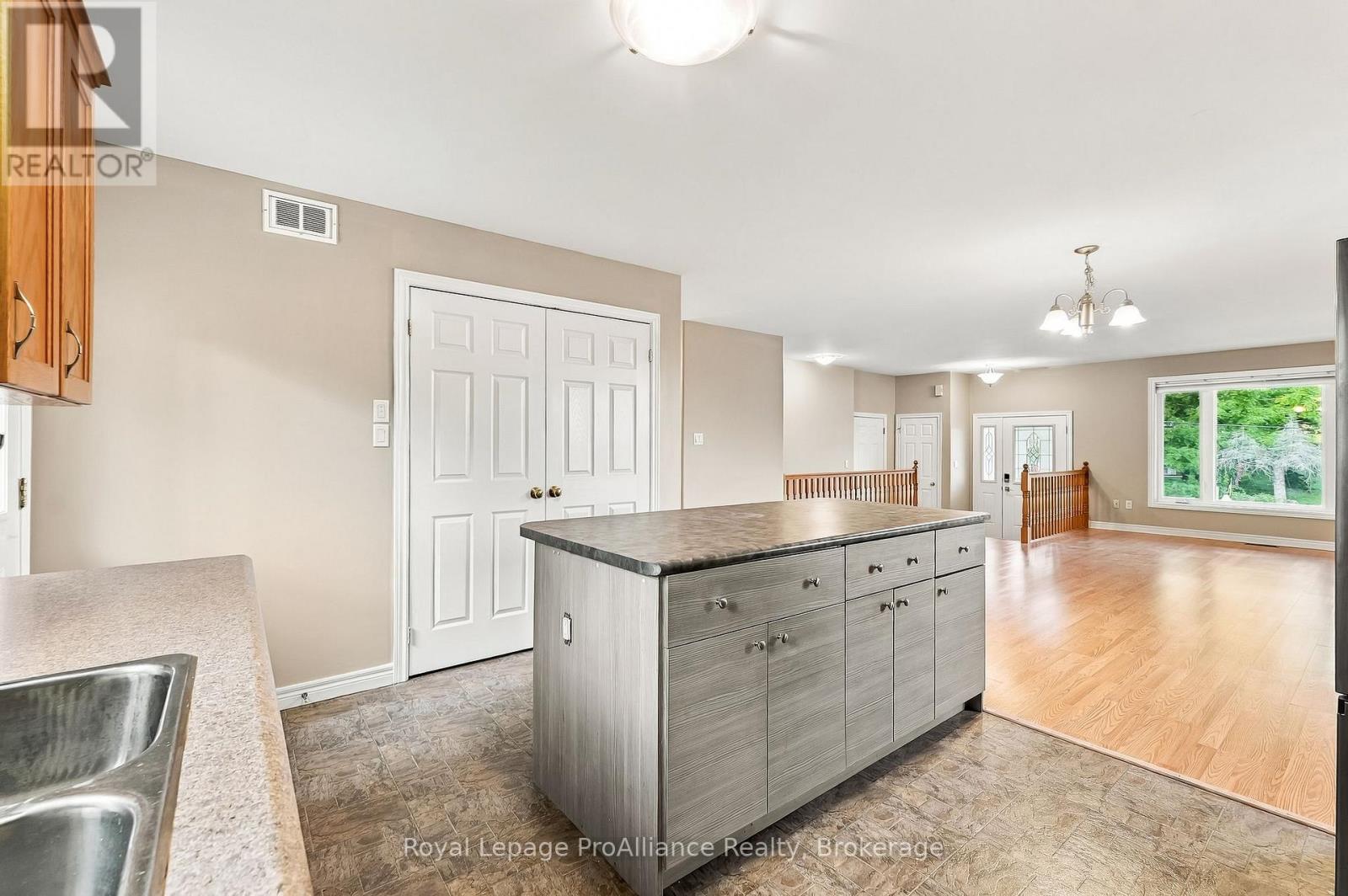 14 George Street, Brighton, ON photo 16