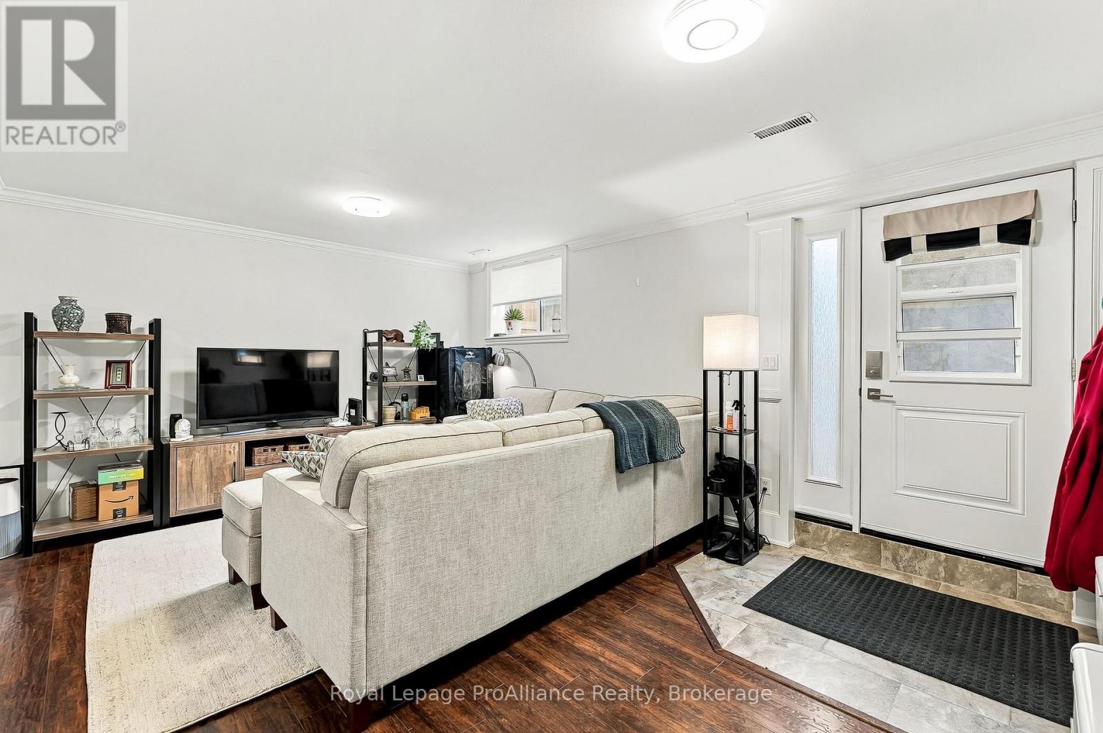 14 George Street, Brighton, ON photo 33
