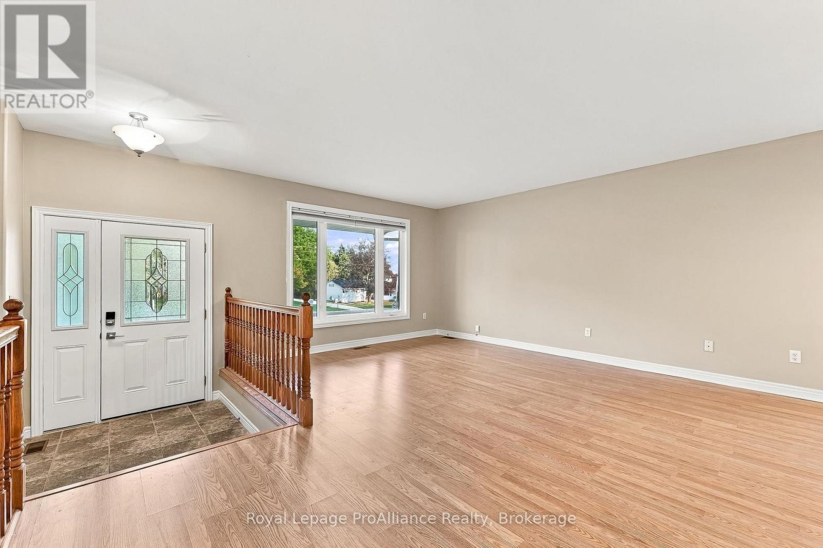 14 George Street, Brighton, ON photo 6
