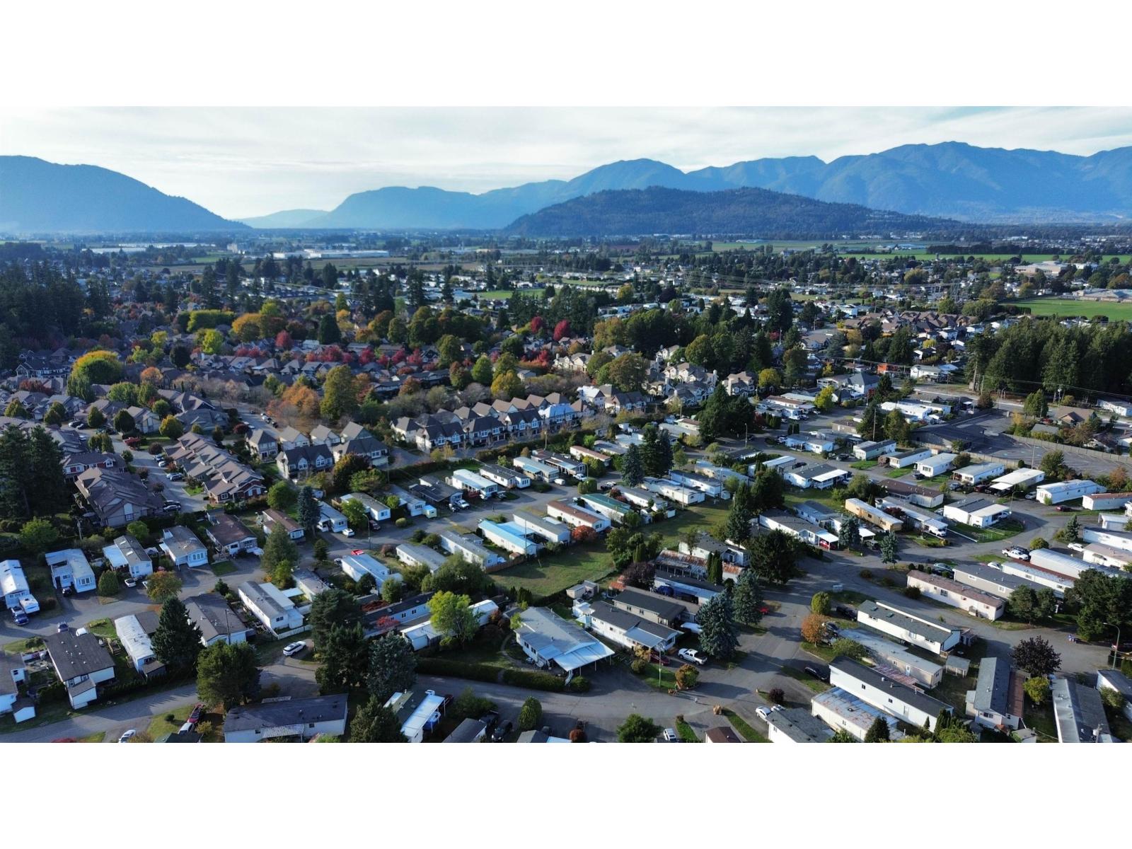 Photo of 44 45640 WATSON ROAD, Garrison Crossing 27