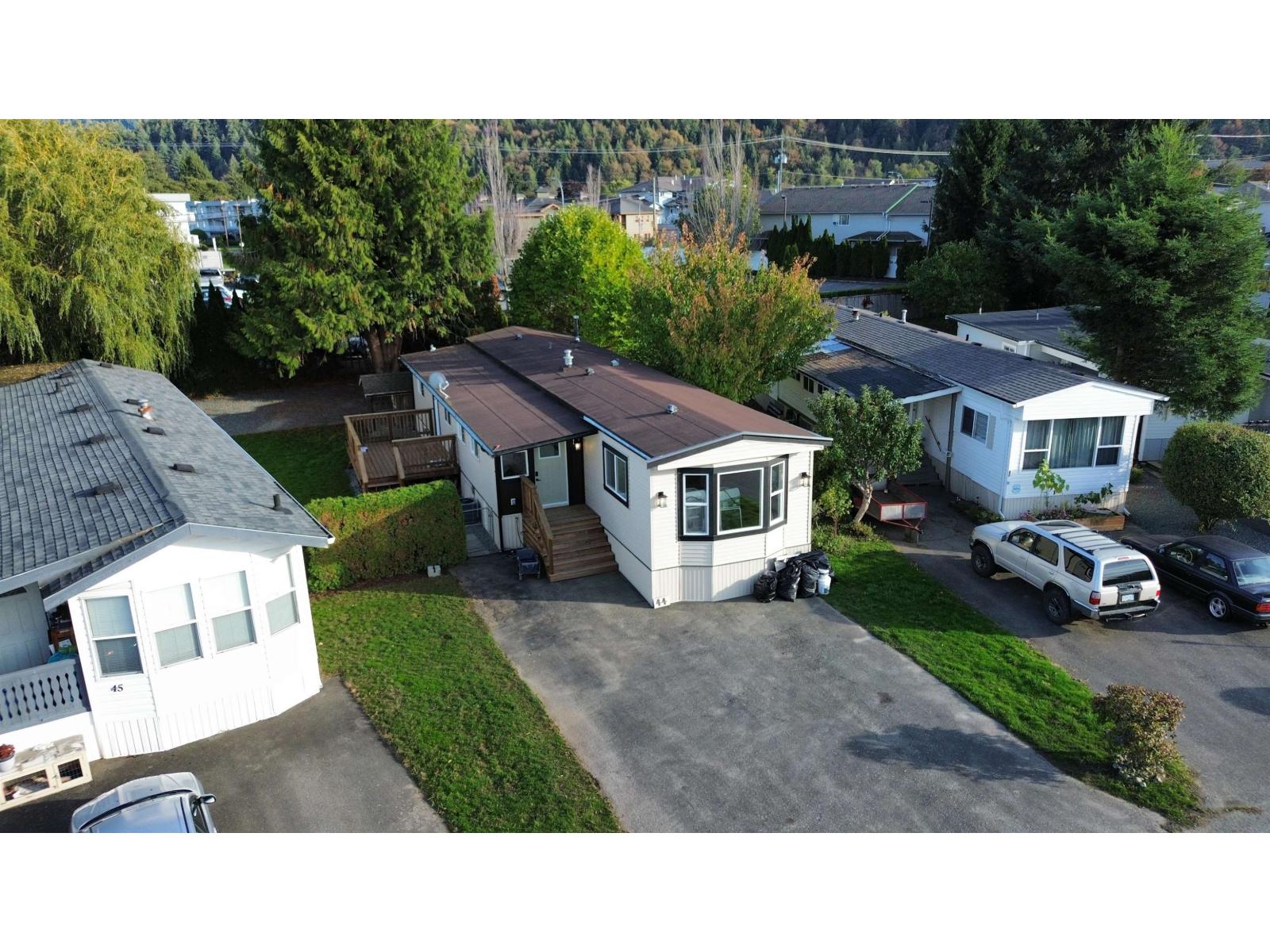Photo of 44 45640 WATSON ROAD, Garrison Crossing 26