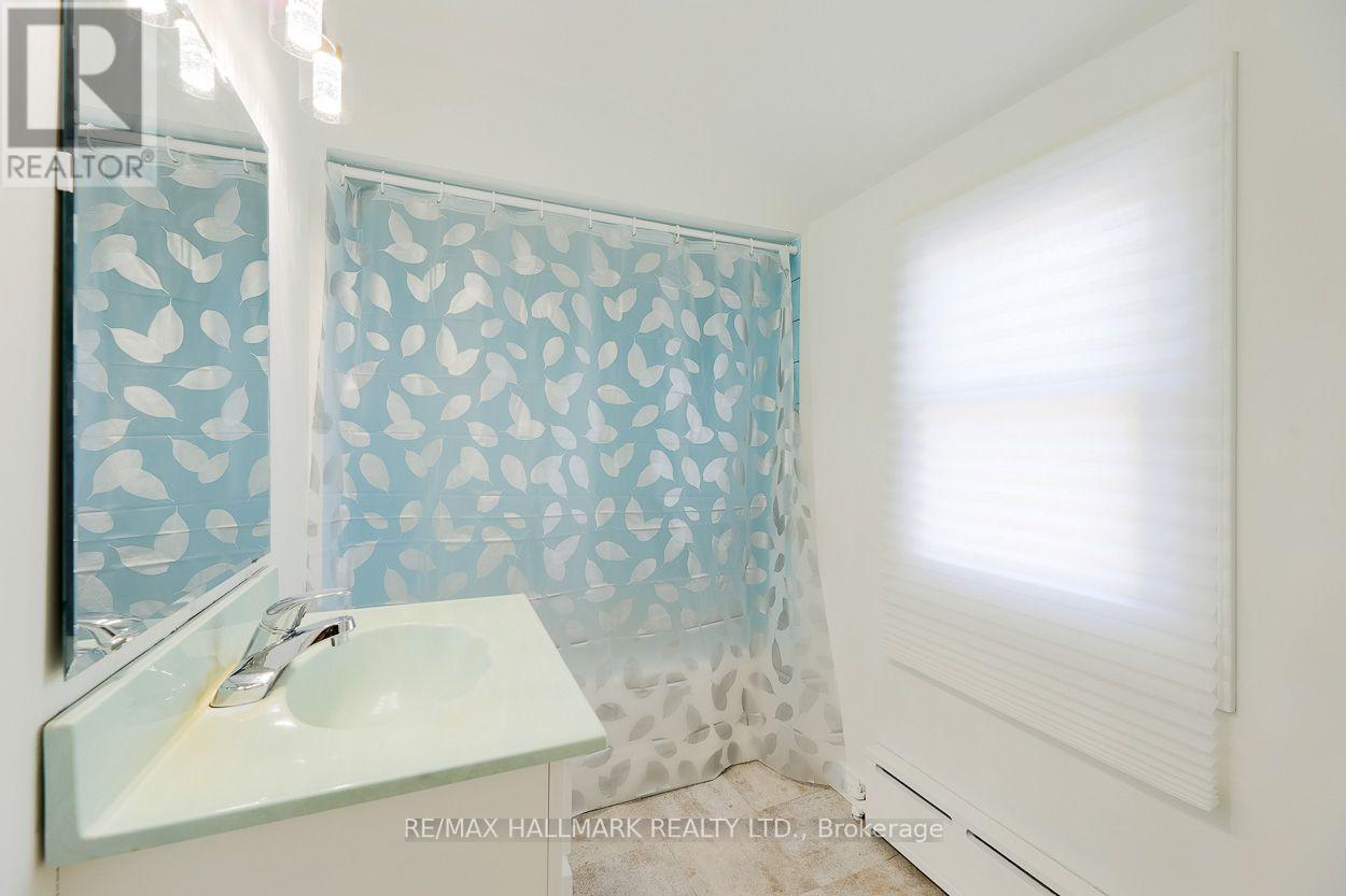 70 Madelaine Avenue, Toronto, ON photo 13