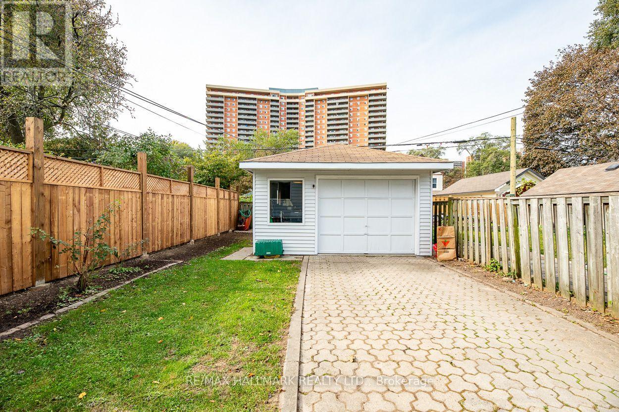 70 Madelaine Avenue, Toronto, ON photo 19