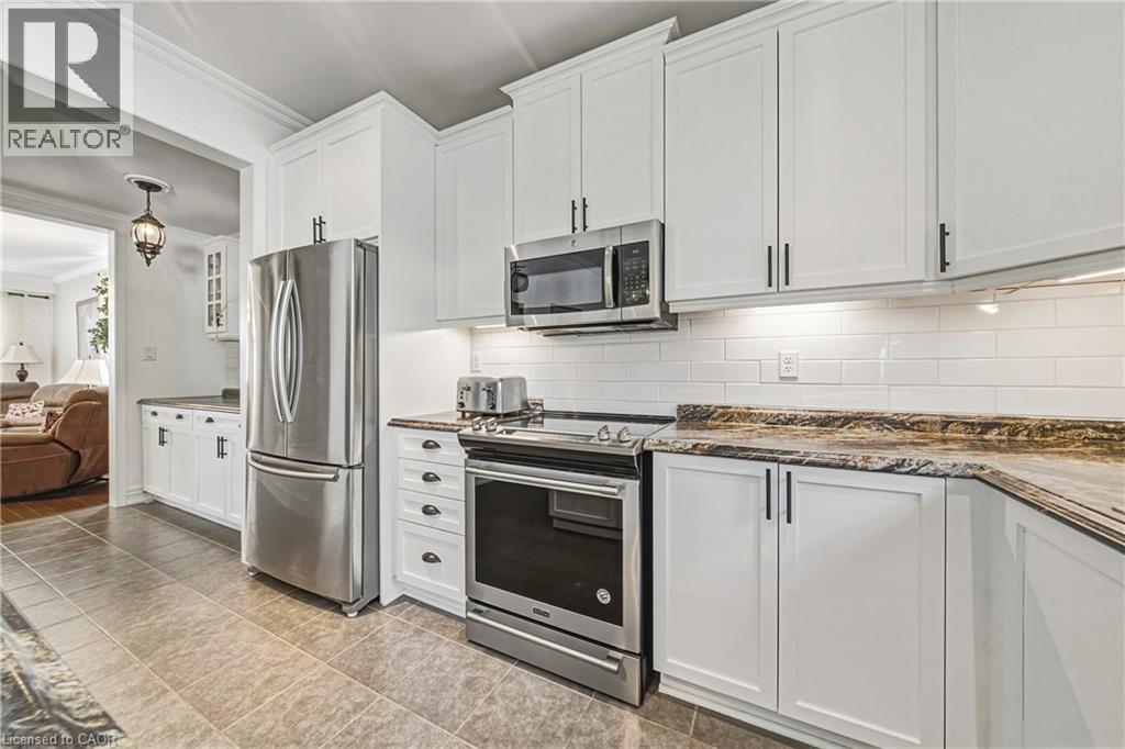 37 Lambert Crescent — photo 15