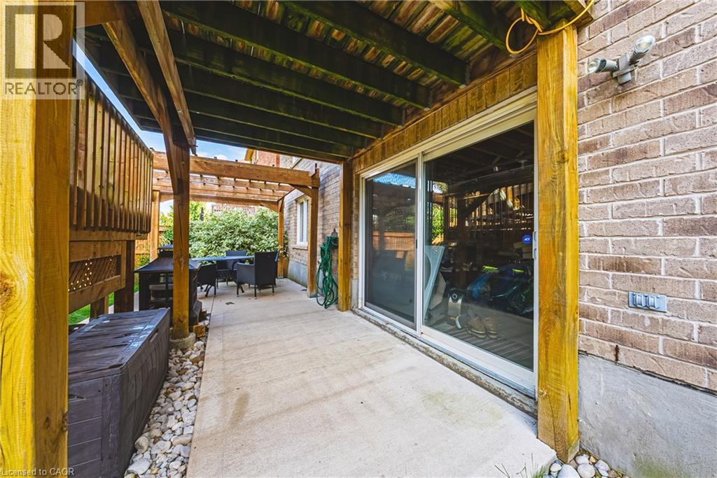 37 Lambert Crescent — photo 35