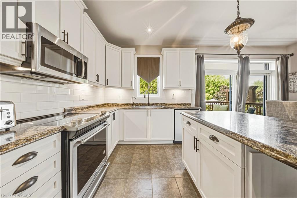 37 Lambert Crescent — photo 13