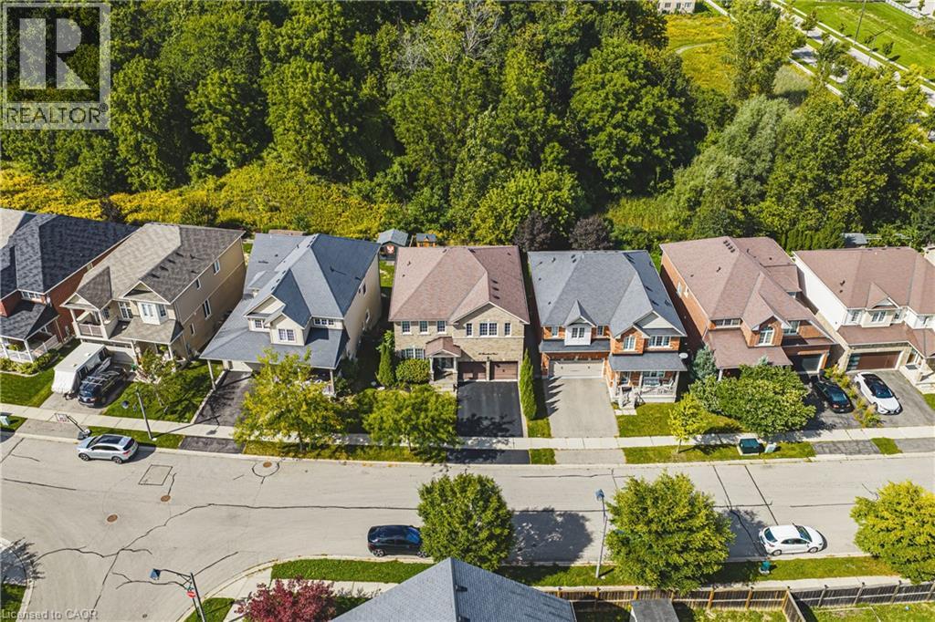 37 Lambert Crescent — photo 3