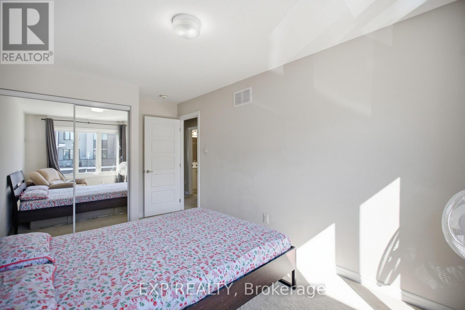 67 Caspian Row — photo 17