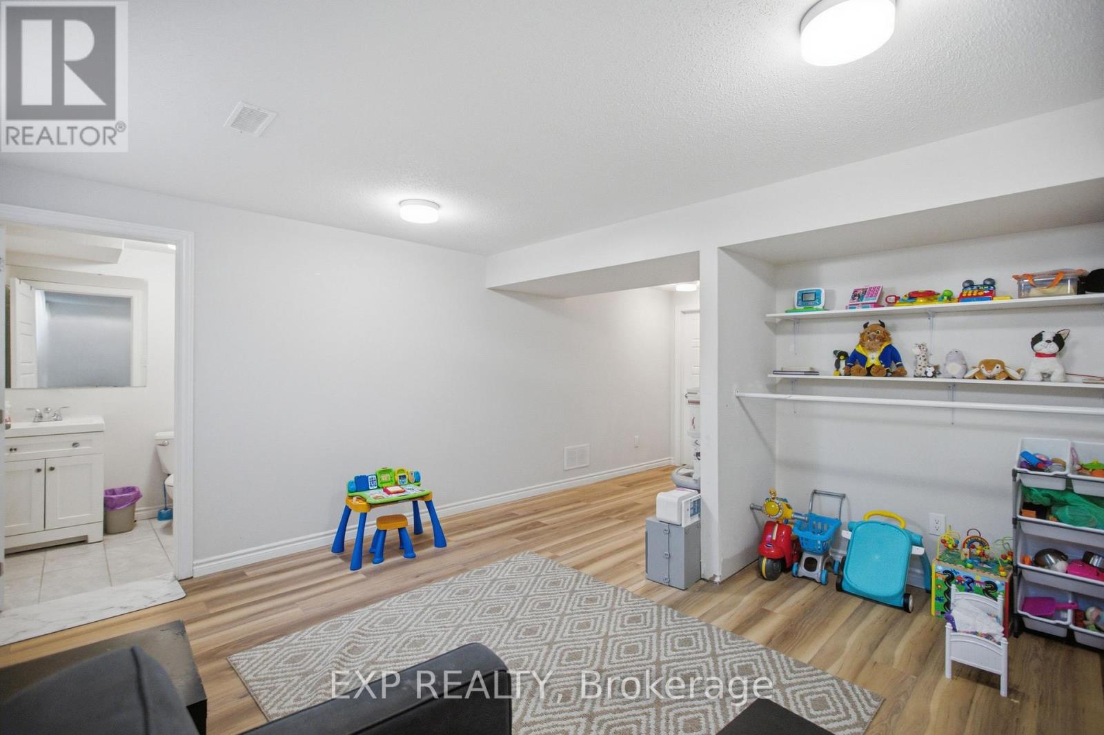 67 Caspian Row — photo 22