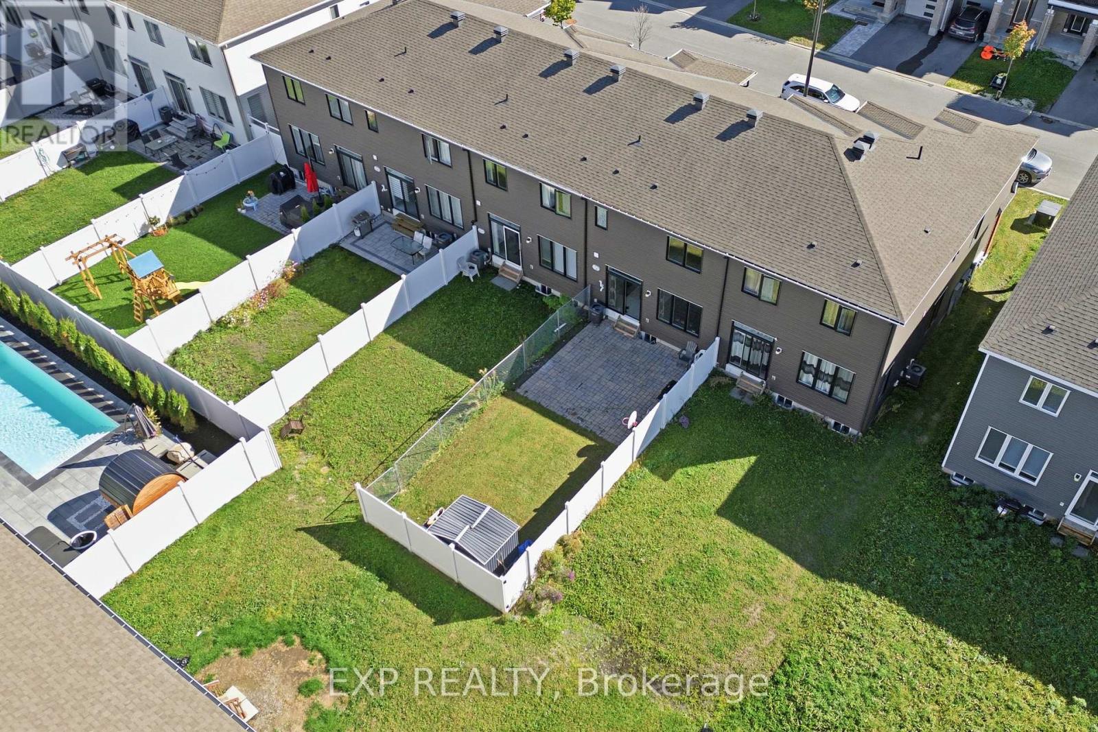 67 Caspian Row — photo 28