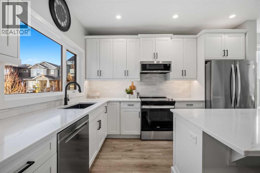 120 Treeline Manor SW - 16