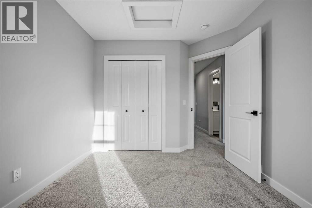 120 Treeline Manor SW - 33