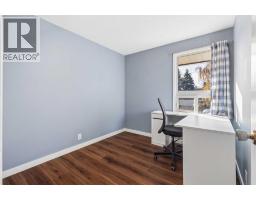 2pc Bathroom - 440 Lynnover Way Se, Calgary, AB T2C1L1 Photo 14