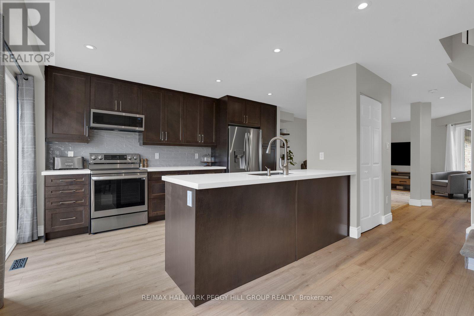 1255 Huron Court, Innisfil, ON photo 2