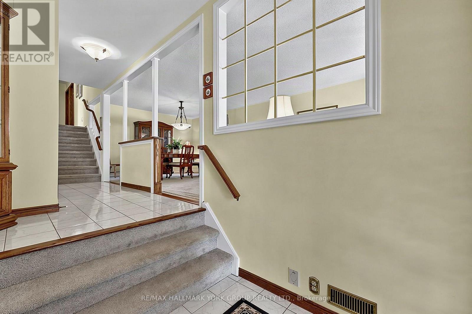 80 Fairway Drive, Aurora, ON photo 10
