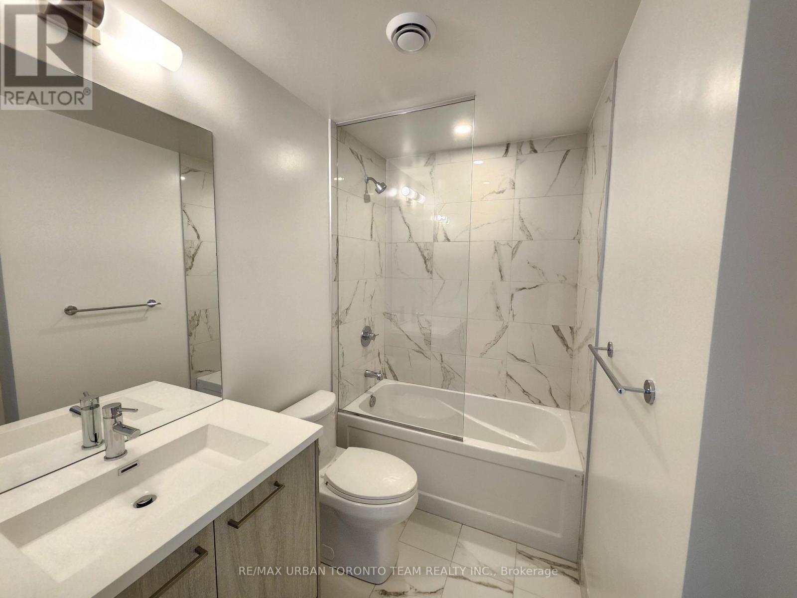 28 Interchange Way — photo 7