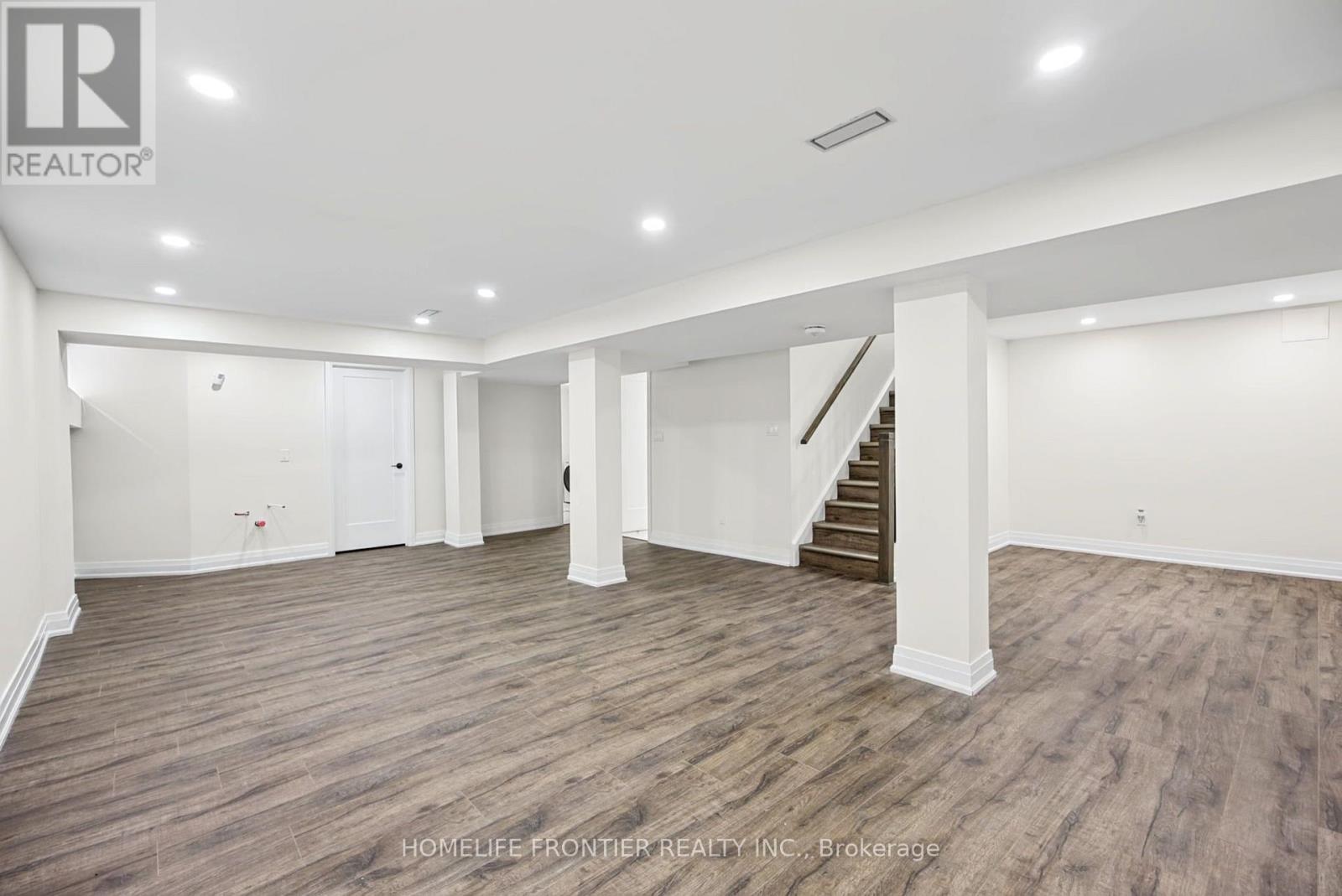281 HILLCREST ROAD - 38