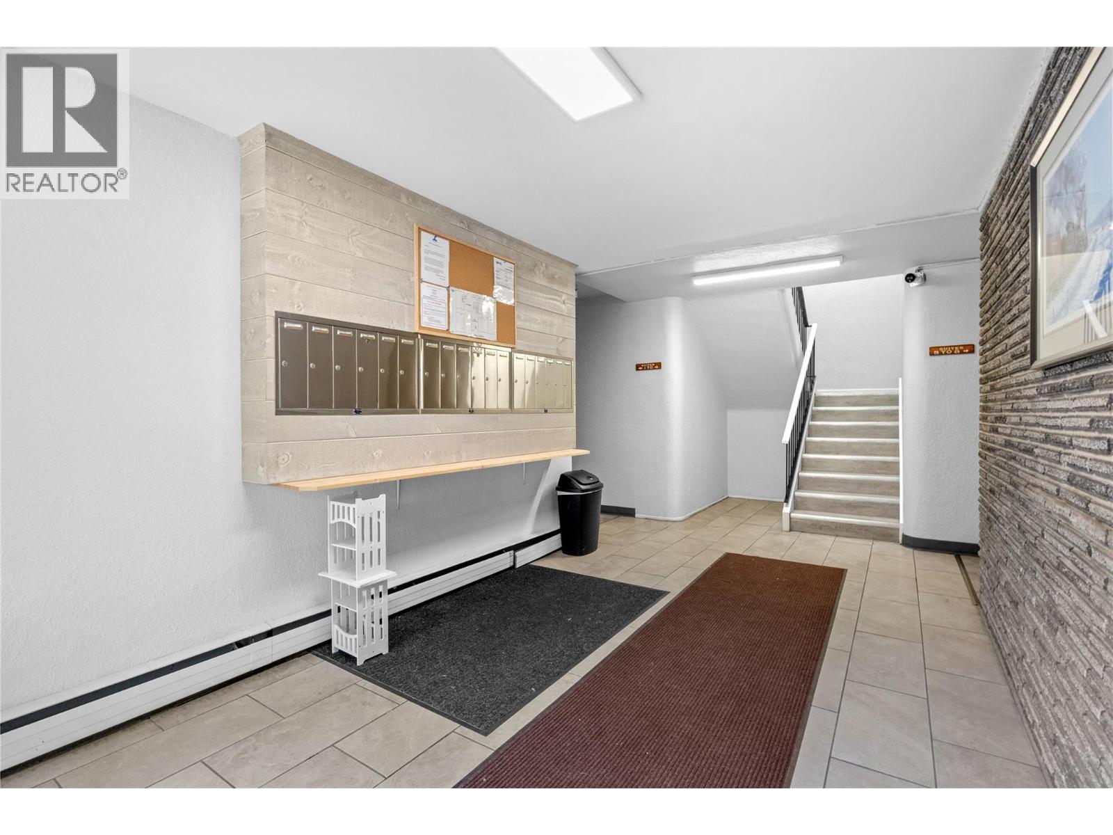 909 Fairview Road, Penticton