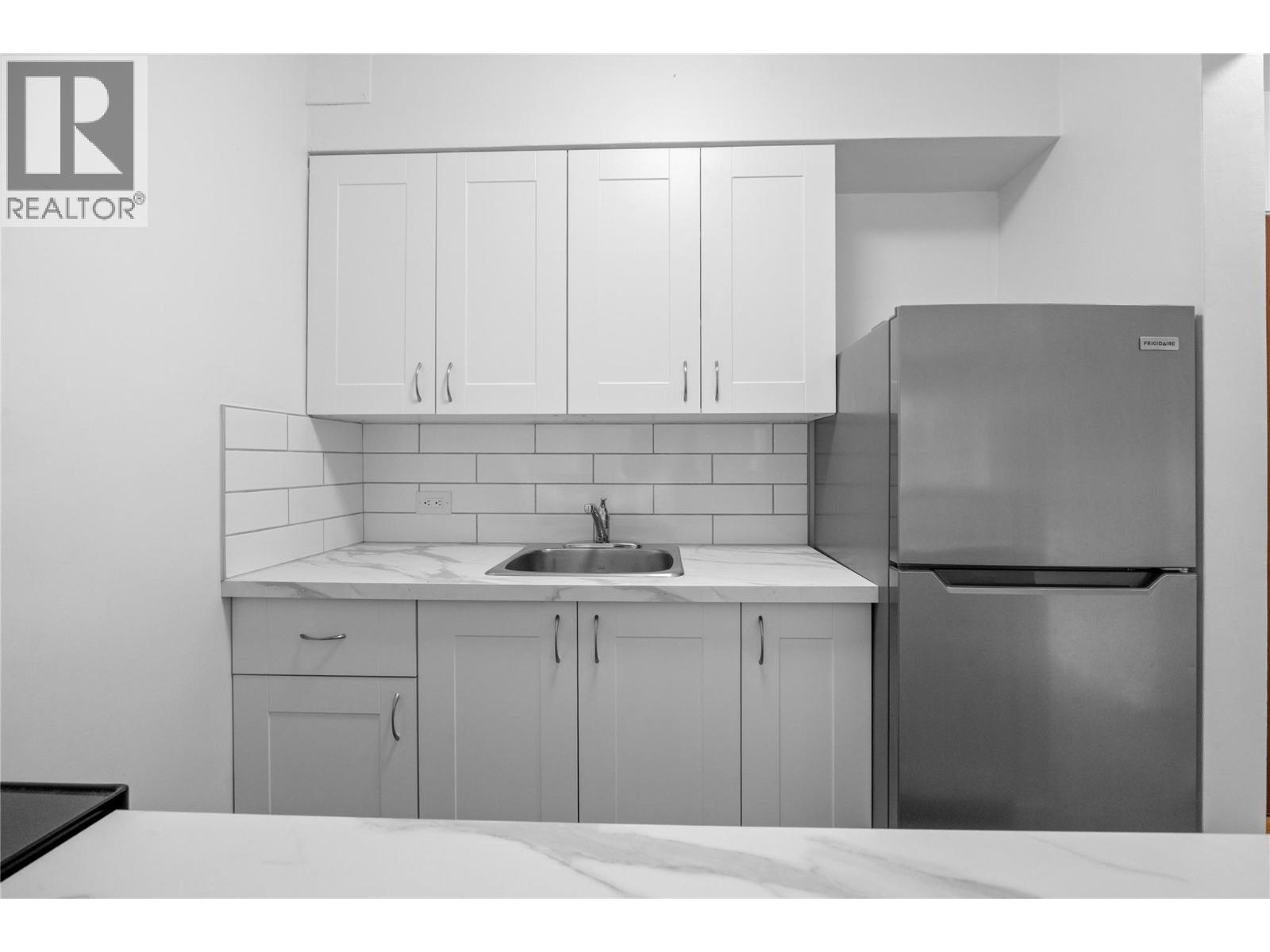 909 Fairview Road, Penticton