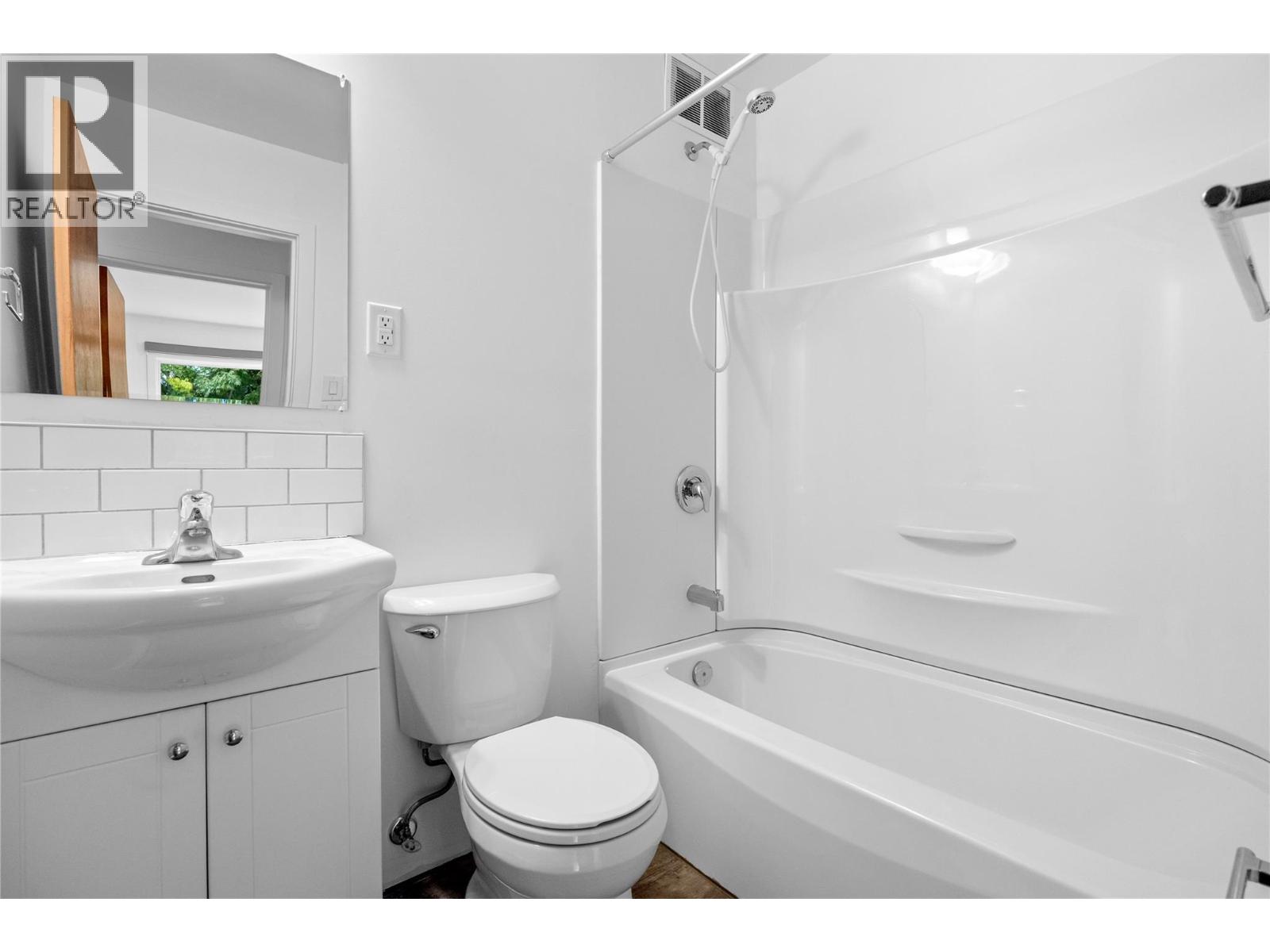 909 Fairview Road, Penticton
