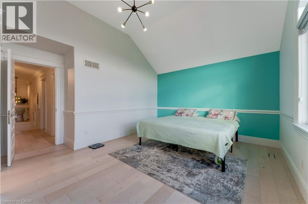 444 Thomas Slee Drive — photo 32