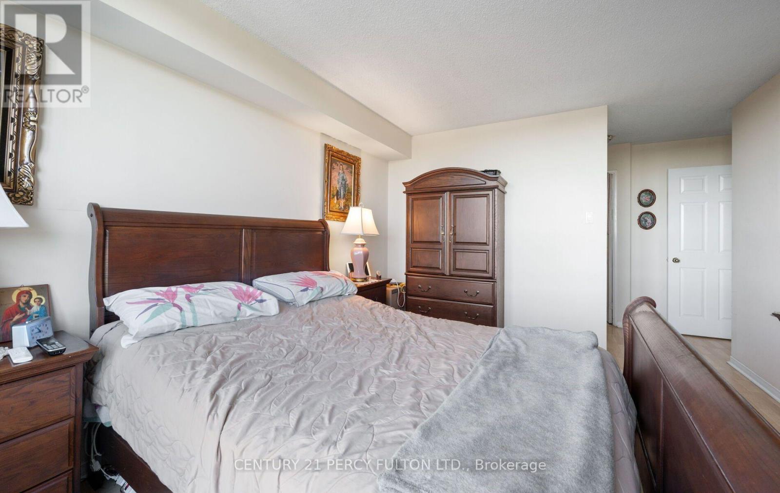 7825 Bayview Avenue — photo 21