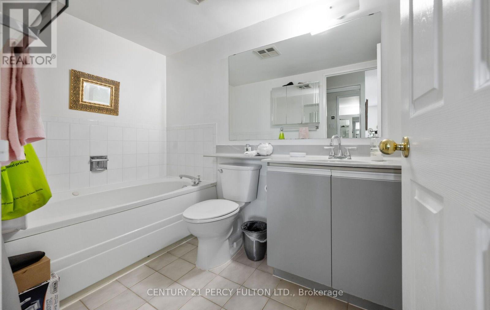 7825 Bayview Avenue — photo 23