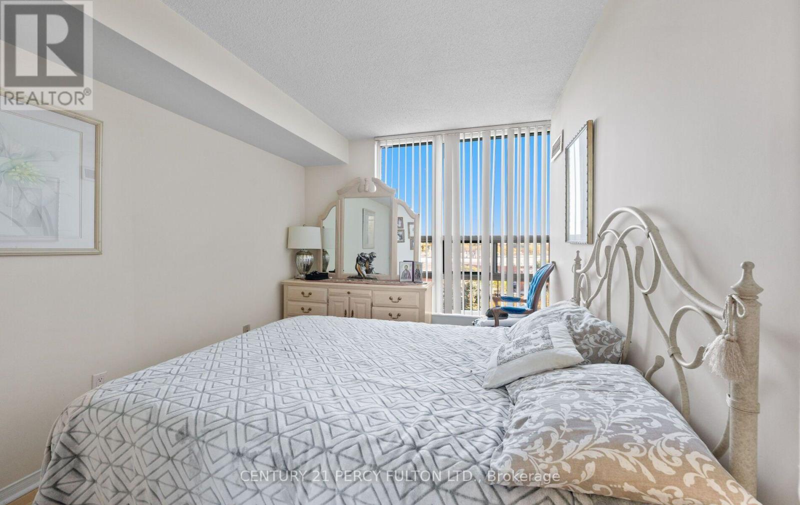 7825 Bayview Avenue — photo 25