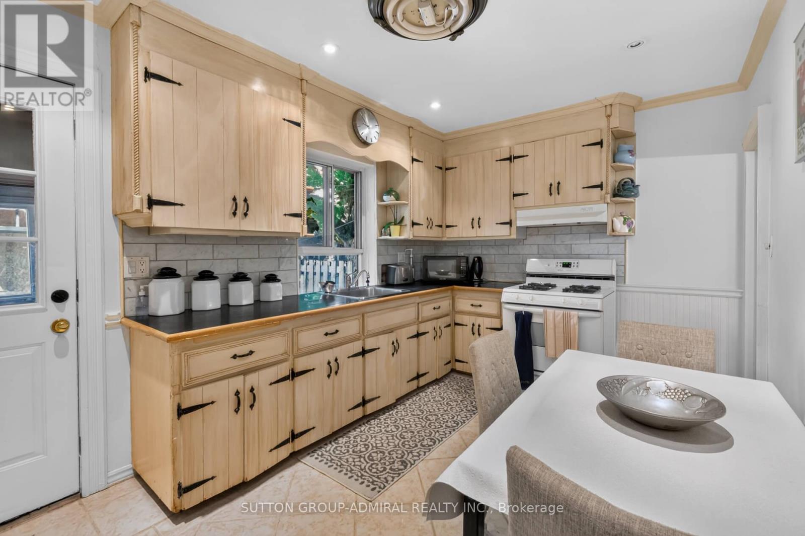 320 Weston Road, Toronto, ON photo 11