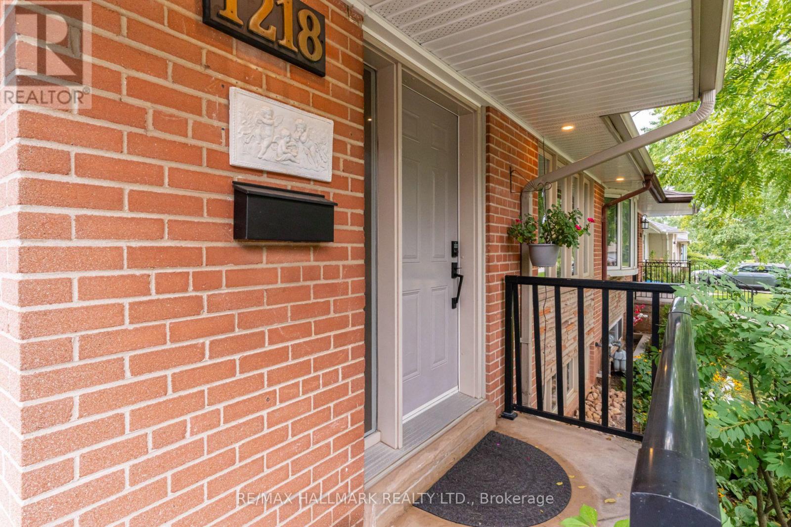 1218 Grange Road, Oakville, ON photo 4