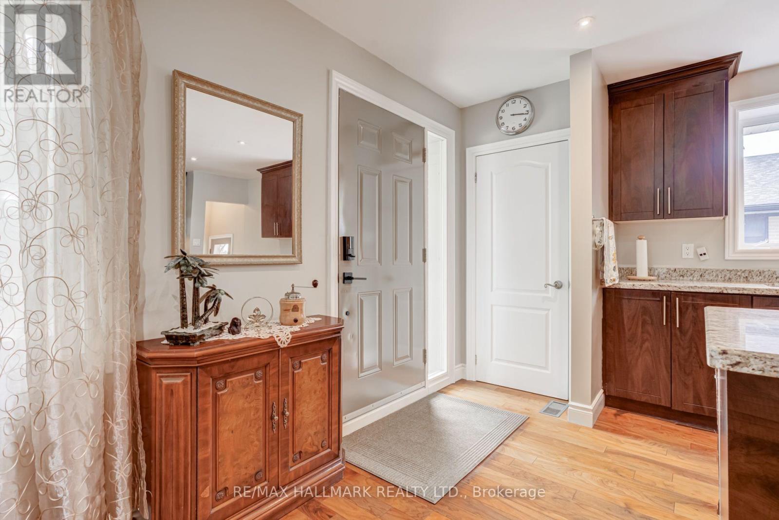 1218 Grange Road, Oakville, ON photo 5