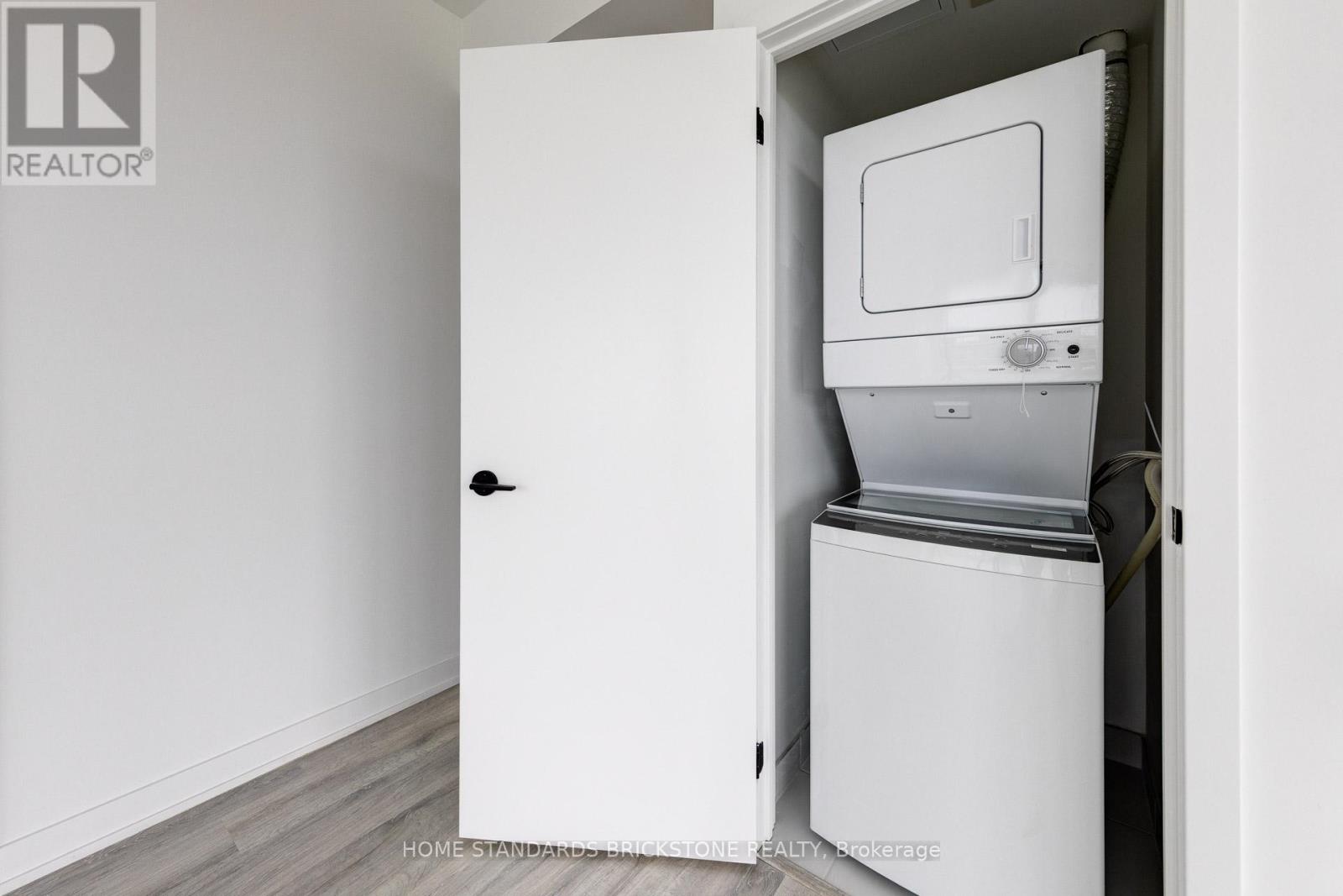 1012- 220 Missinnihe Way, Mississauga, ON photo 9