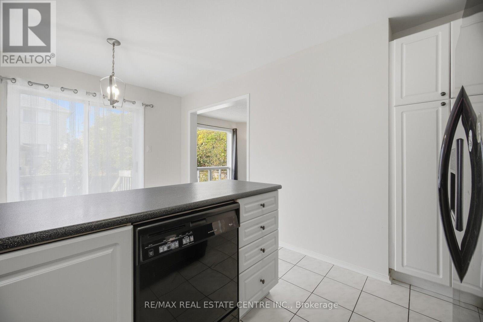 3727 Althorpe Circle, Mississauga, ON photo 12
