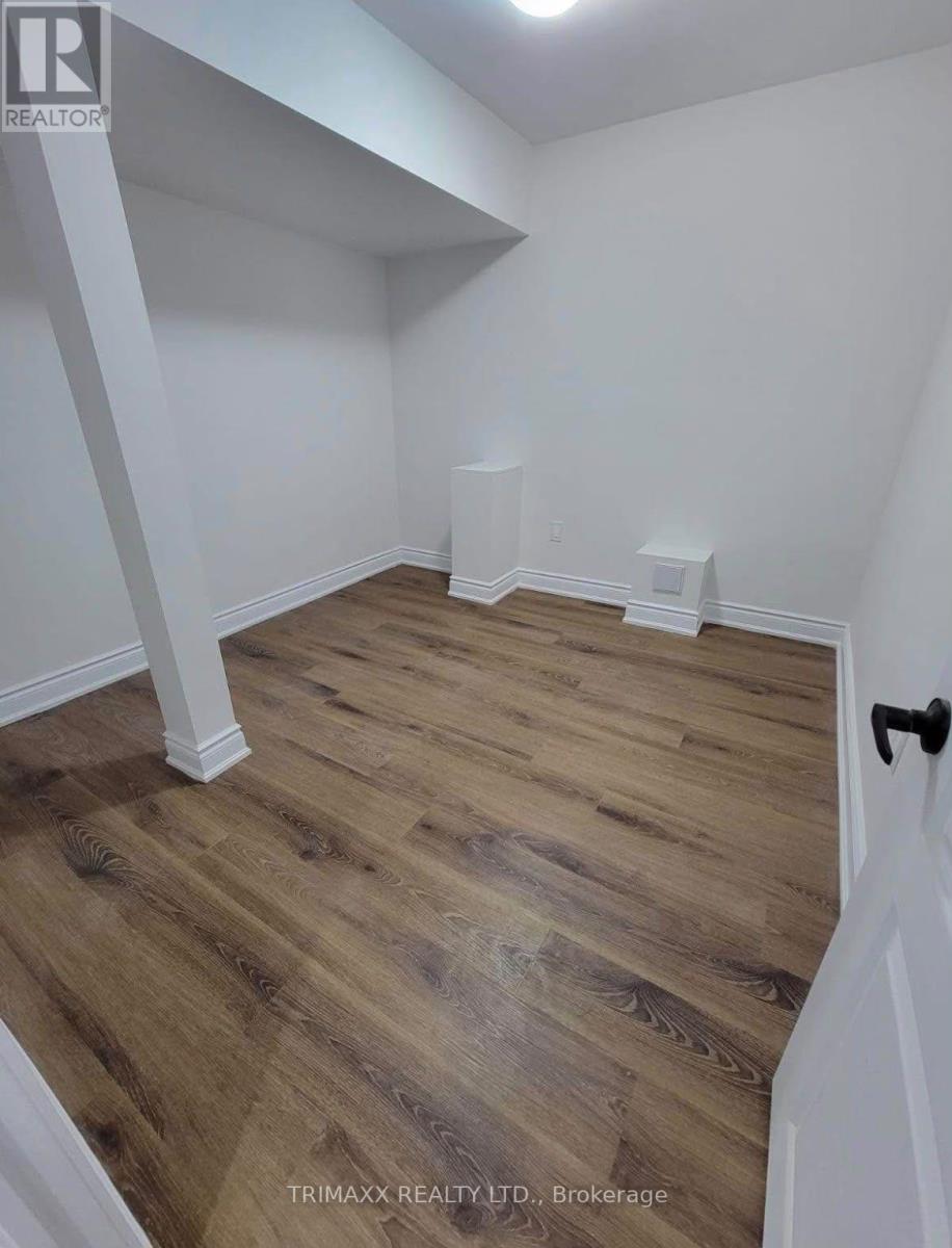 82 Humberstone Crescent — photo 8