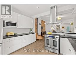 Bathroom - 109 Macdonell Avenue, Toronto, ON M6R2A4 Photo 10