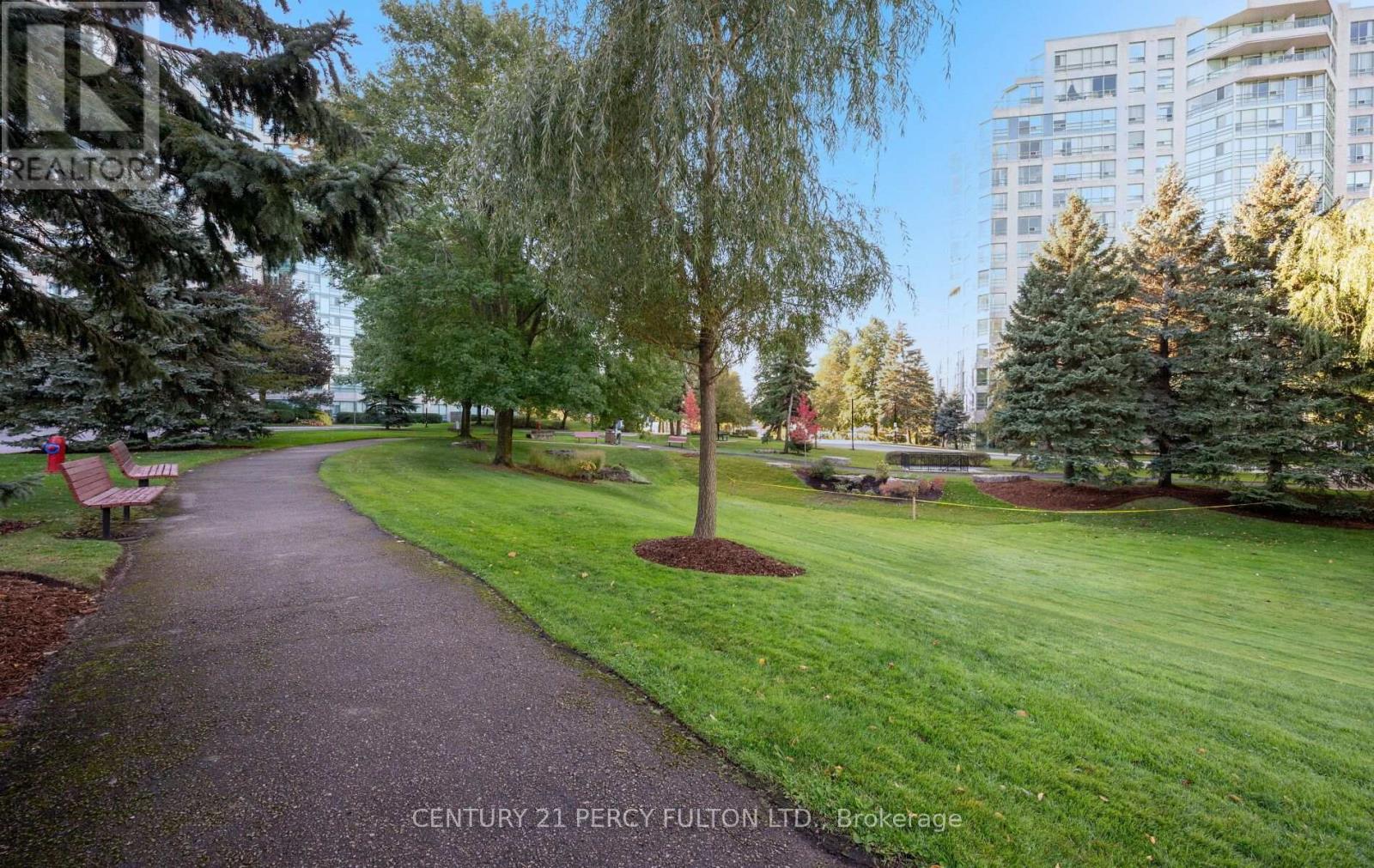 7825 Bayview Avenue — photo 38