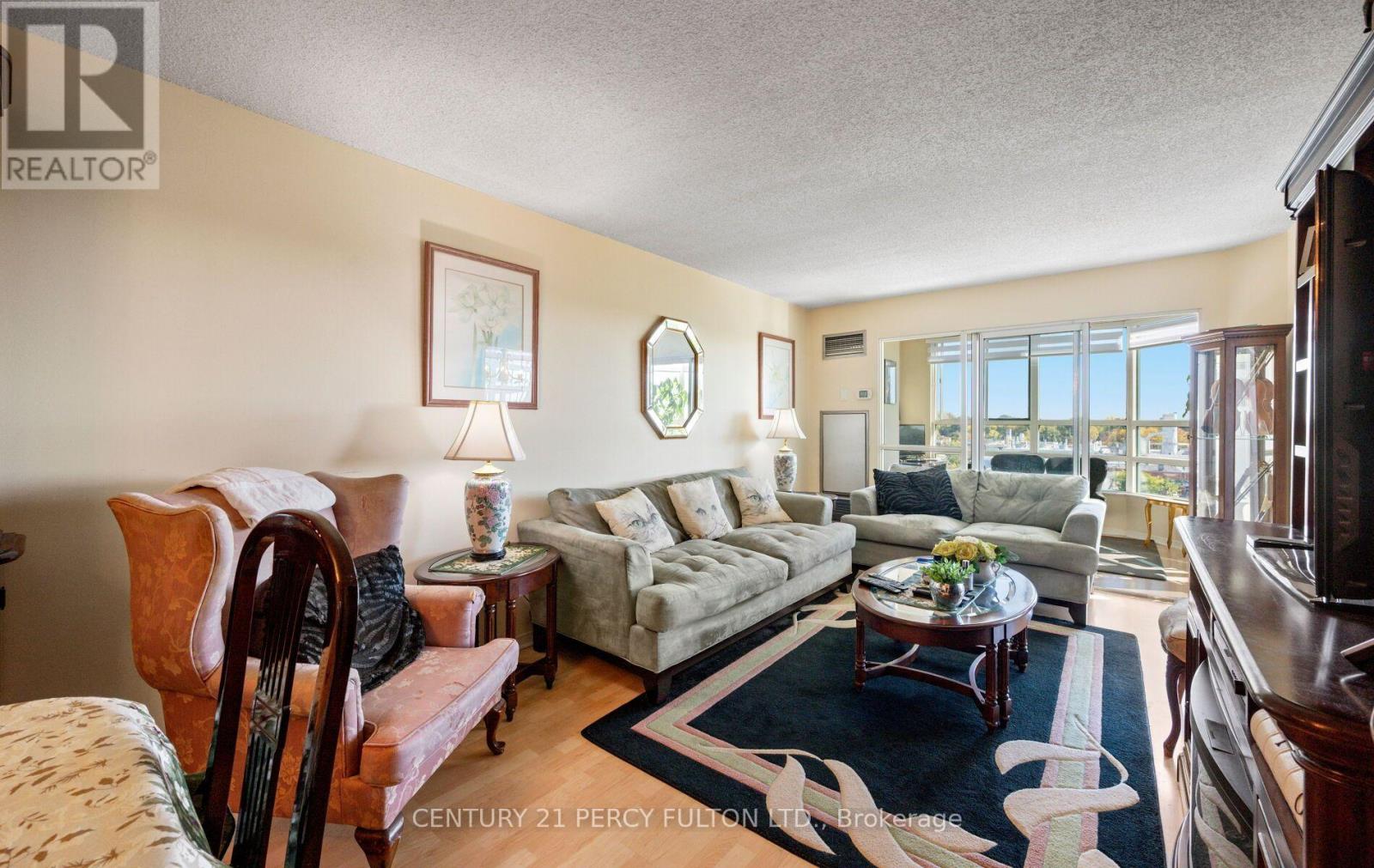 7825 Bayview Avenue — photo 8