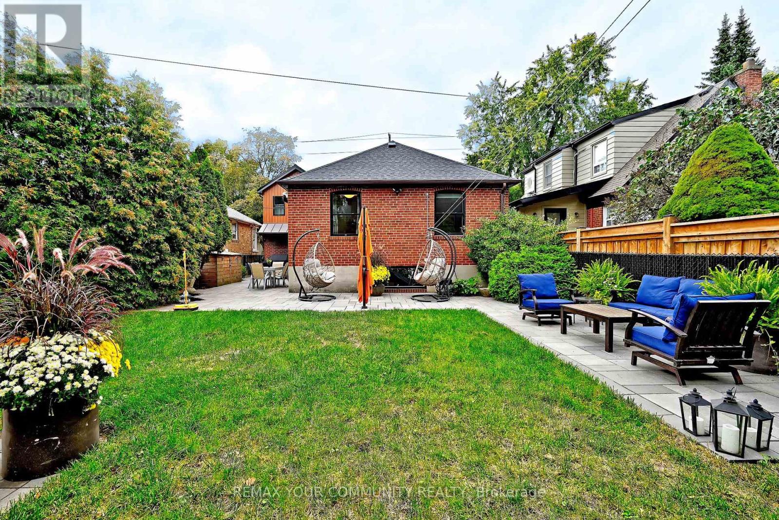 141 Prince Edward Drive South — photo 44