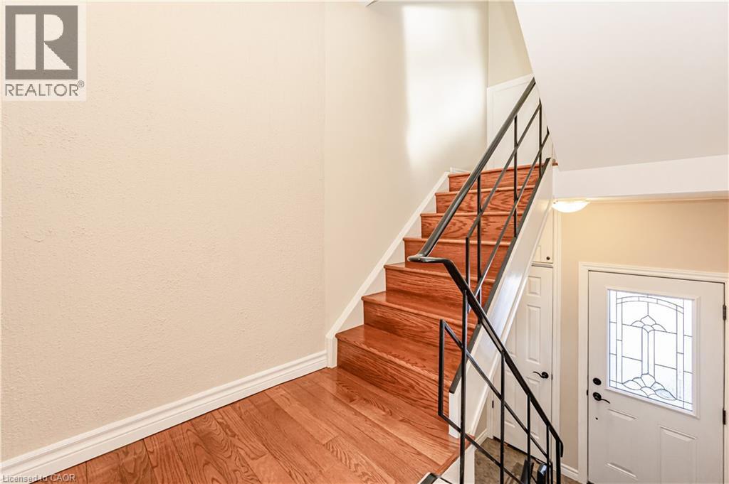 15 GREENBROOK Drive — photo 3