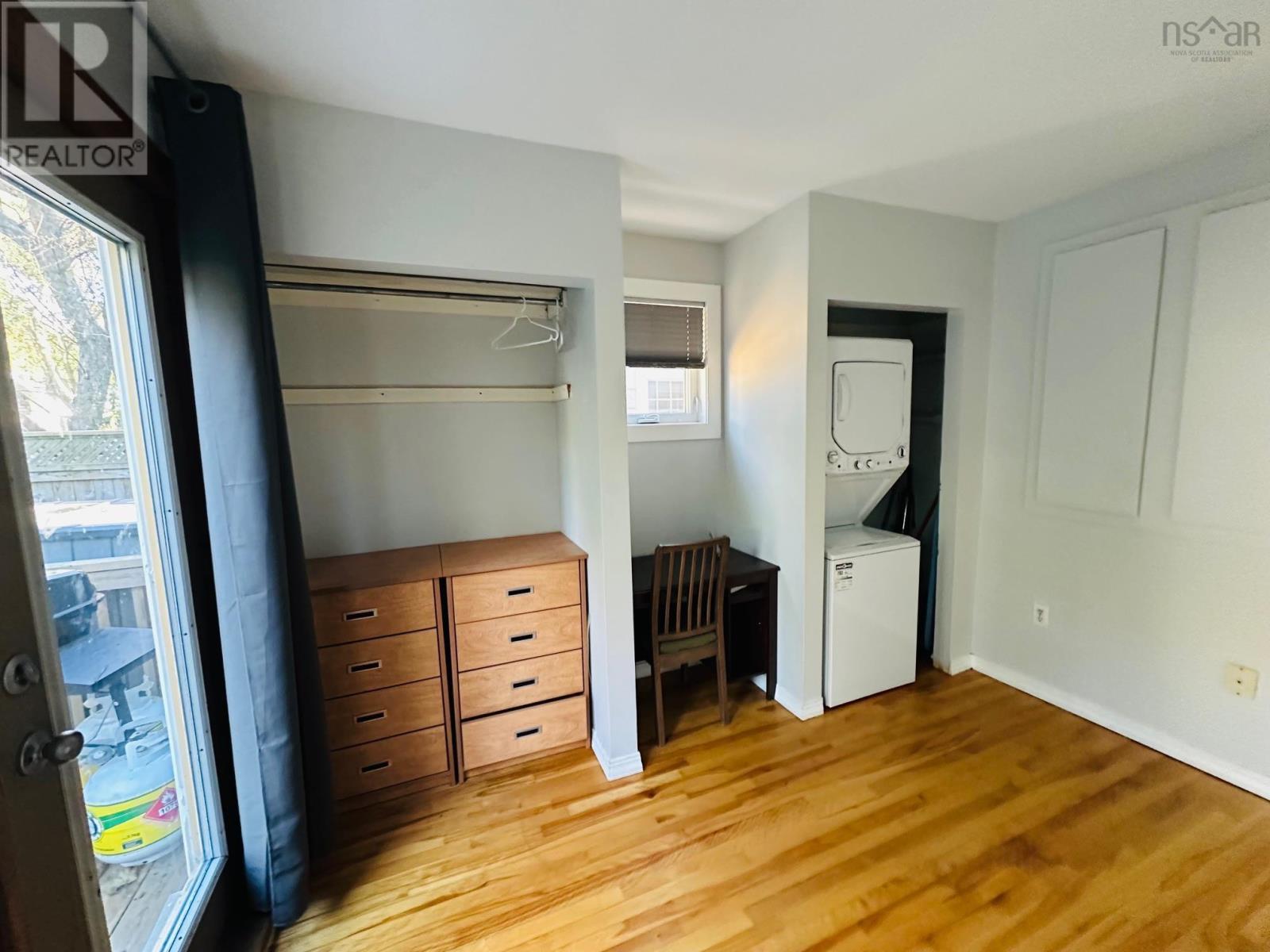 Property 33 of 45 of 2079 & 2081 Poplar Street