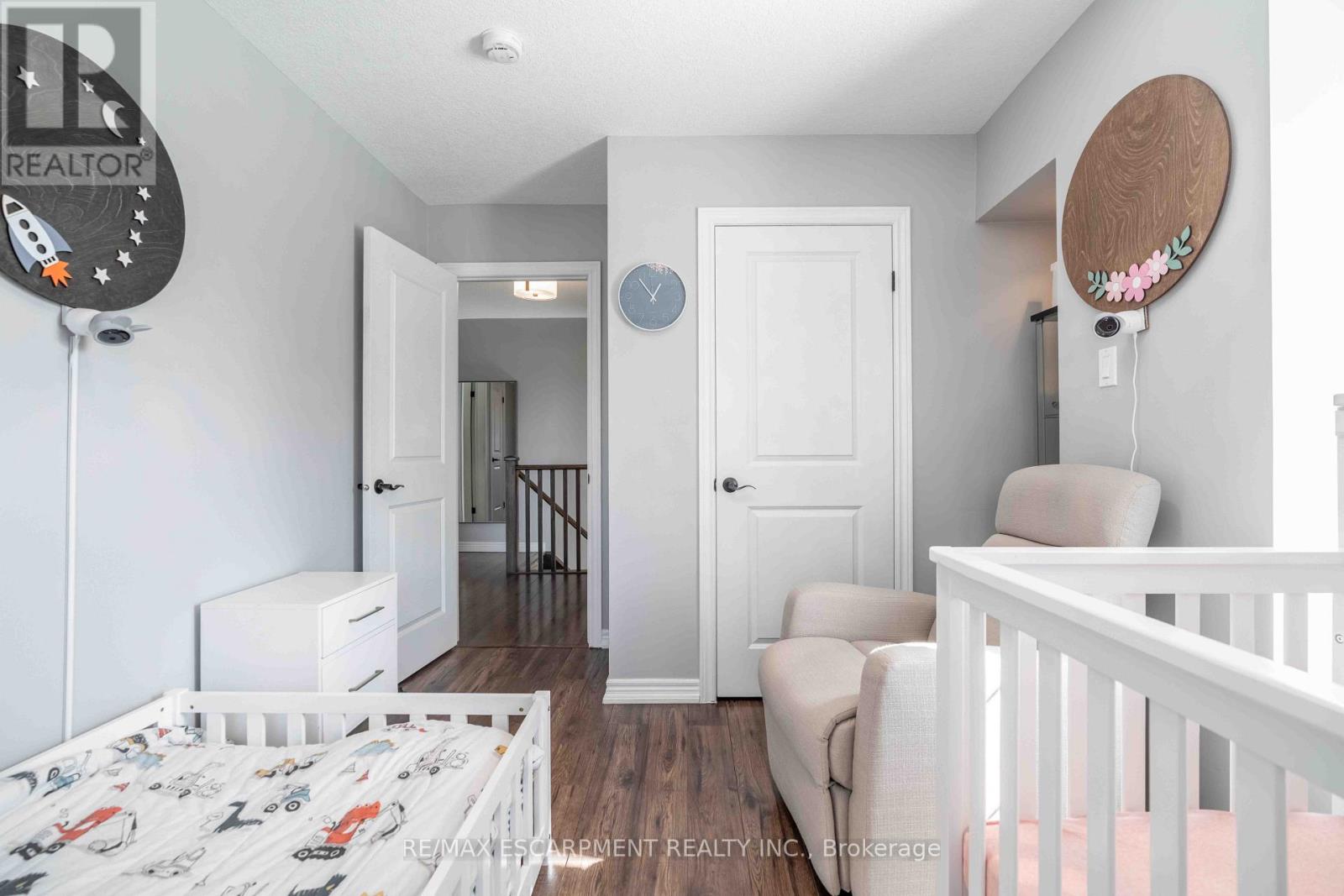 #13 11 STOCKBRIDGE GARDENS - 25