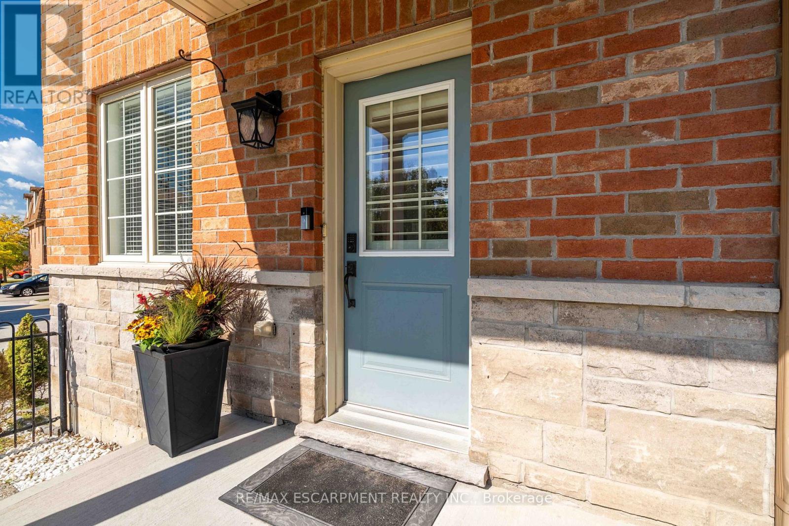 #13 11 STOCKBRIDGE GARDENS - 3