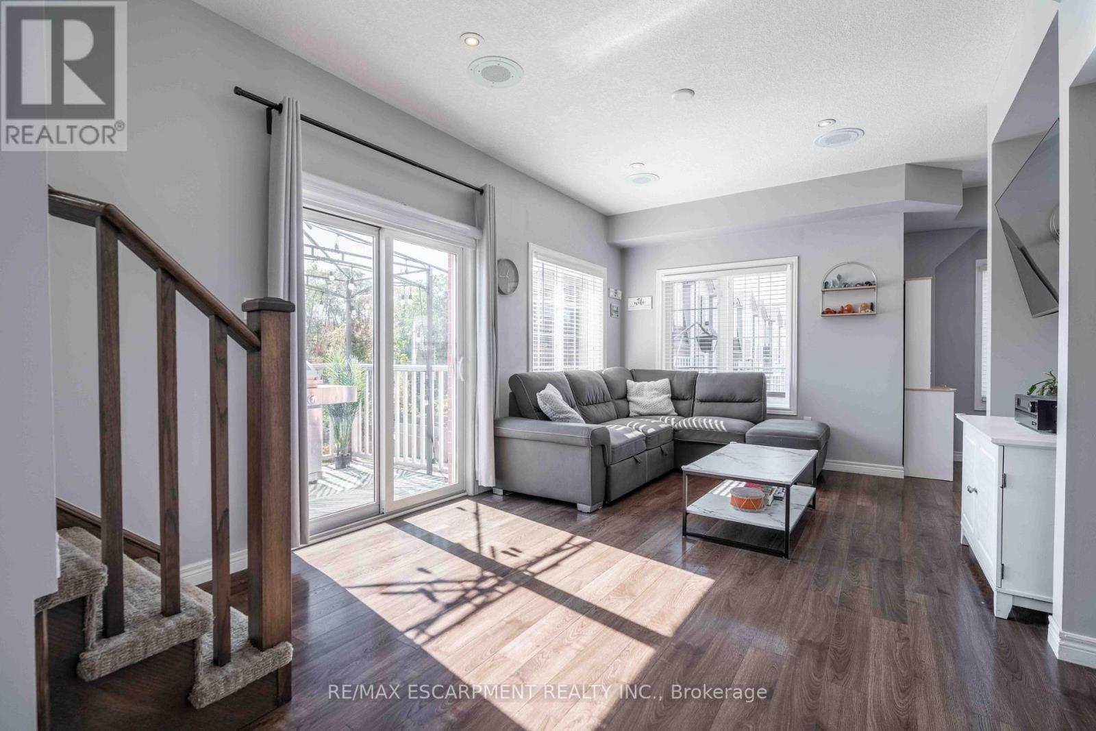 13 - 11 STOCKBRIDGE GARDENS, Hamilton (Stoney Creek Mountain) — photo 7
